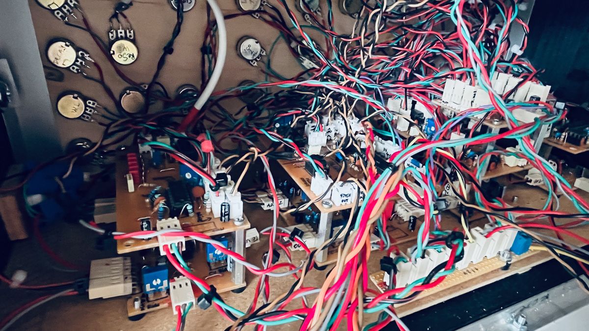Levels of synth DIY